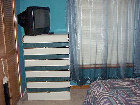 gstbdr03sml.jpg (43235 bytes)