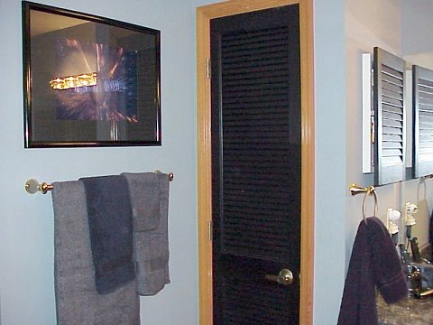 mstrbth04sml.jpg (36621 bytes)